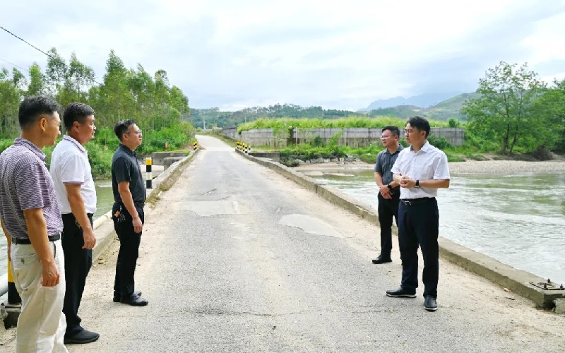 羅振宇督導檢查臺風“樺加沙”防御工作 堅決打好打贏臺風防御硬仗 全力保障人民群眾生命財產安全